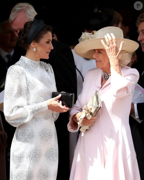 La reine Letizia d'Espagne et la duchesse Camilla de Cornouailles le 17 juin 2019 au château de Windsor lors des cérémonies de l'ordre de la Jarretière, qui compte le roi Felipe VI d'Espagne et le roi Willem-Alexander des Pays-Bas comme nouveaux chevaliers "étrangers" (surnuméraires).