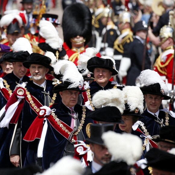 La princesse Anne, le prince Andrew, le prince Edward, le roi Felipe VI d'Espagne, le roi Willem-Alexander des Pays-Bas et le prince William le 17 juin 2019 au château de Windsor lors des cérémonies de l'ordre de la Jarretière, qui compte le roi Felipe VI d'Espagne et le roi Willem-Alexander des Pays-Bas comme nouveaux chevaliers "étrangers" (surnuméraires).