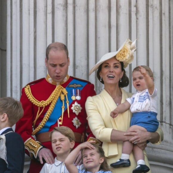 Le prince William, duc de Cambridge, et Catherine (Kate) Middleton, duchesse de Cambridge, le prince George de Cambridge la princesse Charlotte de Cambridge, le prince Louis de Cambridge - La famille royale au balcon du palais de Buckingham lors de la parade Trooping the Colour 2019, célébrant le 93ème anniversaire de la reine Elisabeth II, Londres, le 8 juin 2019.