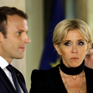 Emmanuel Macron et sa femme Brigitte Macron (Trogneux) (robe, chaussures et sac Elie Saab) - Dîner d'Etat au Palais de l'Elysée en l'honneur de M. Aoun (Président de la République Libanaise) à Paris, le 25 septembre 2017. © Dominique Jacovides/Bestimage
