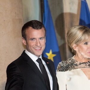 Le président de la République Emmanuel Macron et sa femme la Première Dame Brigitte Macron (Trogneux) - Le grand-duc et la grande-duchesse de Luxembourg assistent au Dîner d'Etat, au Palais présidentiel de l'Elysée, offert par le président de la République française et sa femme la Première Dame à l'occasion d'une Visite d'Etat en France à Paris, France, le 19 mars 2018. © Jacovides-Moreau/Bestimage
