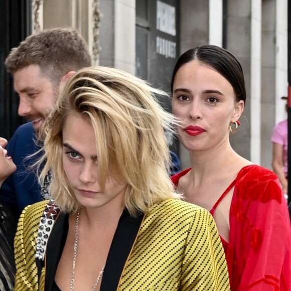 Cara Delevingne - Les invités de Zoe Kravitz et de son mari Karl Glusman arrivent au restaurant Lapérouse à Paris pour leur Pre Wedding Party le 28 juin 2019.