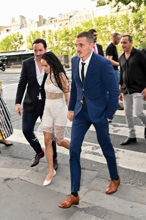 Zoe Kravitz et son mari Karl Glusman - Les invités de Zoe Kravitz et de son mari Karl Glusman arrivent au restaurant Lapérouse à Paris pour leur Pre Wedding Party le 28 juin 2019.