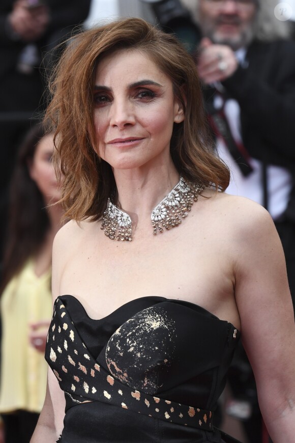 Clotilde Courau - Montée des marches du film "A Hidden Life" lors du 72ème Festival International du Film de Cannes, le 19 mai 2019.