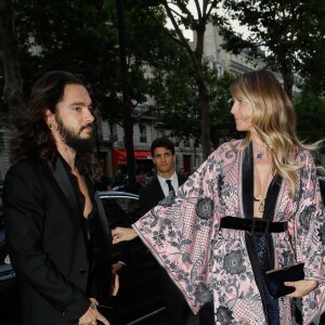 Heidi Klum et son fiancé Tom Kaulitz arrivent à la soirée amfAR à l'hôtel Peninsula à Paris, le 30 juin 2019. © Veeren Ramsamy-Christophe Clovis/Bestimage