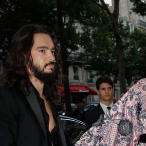 Heidi Klum et son fiancé Tom Kaulitz arrivent à la soirée amfAR à l'hôtel Peninsula à Paris, le 30 juin 2019. © Veeren Ramsamy-Christophe Clovis/Bestimage