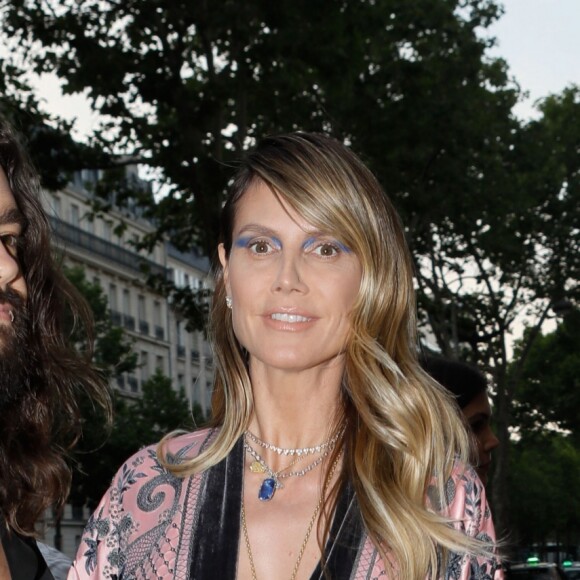 Heidi Klum et son fiancé Tom Kaulitz arrivent à la soirée amfAR à l'hôtel Peninsula à Paris, le 30 juin 2019. © Veeren Ramsamy-Christophe Clovis/Bestimage