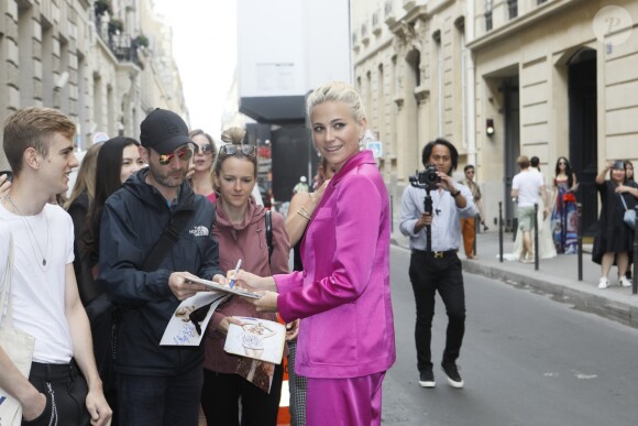 Pixie Lott arrive au Pavillon Cambon pour assister au défilé Schiaparelli haute couture Automne-Hiver 2019/2020 à Paris le 1er juillet 2019. © Veeren Ramsamy-Christophe Clovis/Bestimage