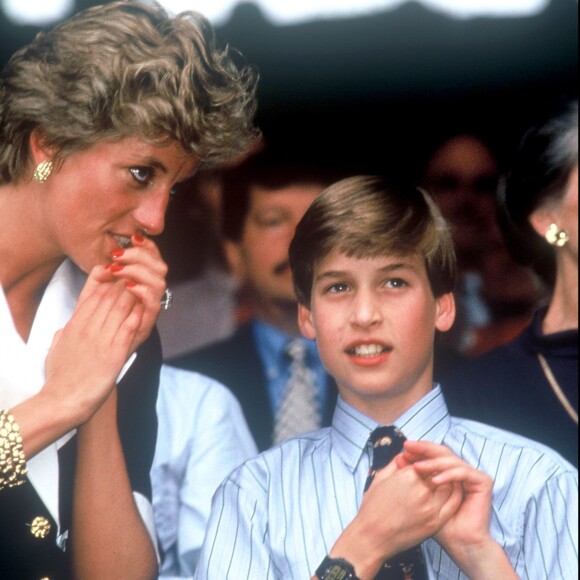 Lady Diana et le prince William en juin 1994 à Wimbledon lors de la finale dames.