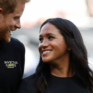 Le prince Harry, duc de Sussex, et Meghan Markle, duchesse de Sussex vont saluer les équipes de baseball "Boston Red Sox" et "New York Yankees" dans leurs vestiaires dans le cadre des Invictus Games 2019 au London Stadium. En cette occasion, le couple royal a reçu en cadeau pour leur fils Archie, un maillot floqué "Archie", de la part de chaque équipe, avant de rejoindre les tribunes pour assister au match. Londres, le 29 juin 2019.