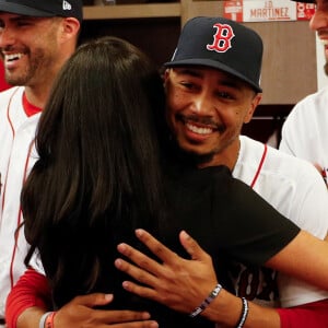 Le prince Harry, duc de Sussex, et Meghan Markle, duchesse de Sussex vont saluer les équipes de baseball "Boston Red Sox" et "New York Yankees" dans leurs vestiaires dans le cadre des Invictus Games 2019 au London Stadium. En cette occasion, le couple royal a reçu en cadeau pour leur fils Archie, un maillot floqué "Archie", de la part de chaque équipe, avant de rejoindre les tribunes pour assister au match. Londres, le 29 juin 2019. P