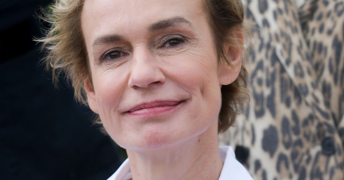 Sandrine Bonnaire - Inauguration d'un banc en hommage à Agnès Varda et