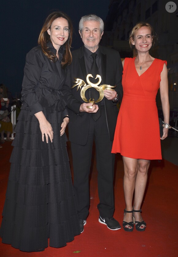 Elsa Zylberstein, Claude Lelouch (Prix Hommage 50 ans) et Sandrine Bonnaire - Remise des prix du 30e Festival du Film de Cabourg. Le 11 juin 2016 © Coadic Guirec / Bestimage