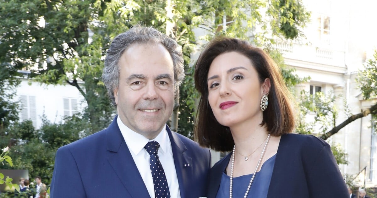 Luc Chatel et sa épouse Mahnaz Hatami célèbrent Venise avec Énora Malagré Purepeople Luc Chatel et sa épouse Mahnaz Hatami célèbrent Venise avec Énora Malagré Purepeople