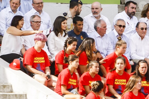 La reine Letizia d'Espagne a assisté le 4 juillet 2019 à une séance d'entraînement de l'équipe féminine nationale de rugby à 7 sur le stade de l'Université Complutense de Madrid.