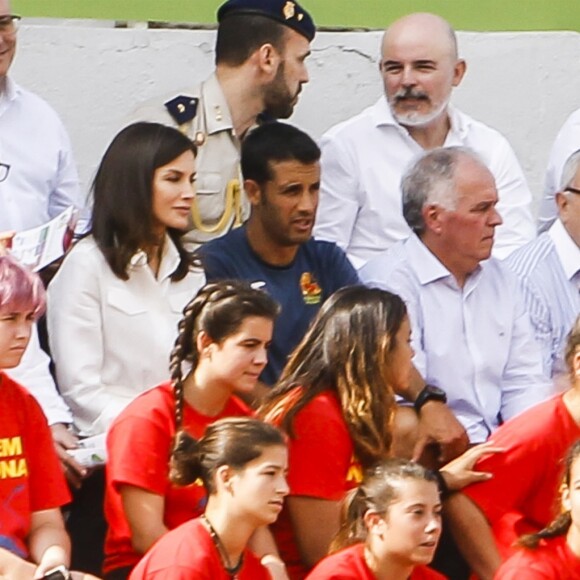La reine Letizia d'Espagne a assisté le 4 juillet 2019 à une séance d'entraînement de l'équipe féminine nationale de rugby à 7 sur le stade de l'Université Complutense de Madrid.