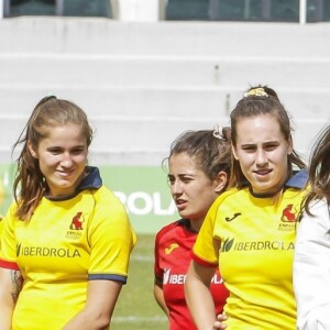La reine Letizia d'Espagne a assisté le 4 juillet 2019 à une séance d'entraînement de l'équipe féminine nationale de rugby à 7 sur le stade de l'Université Complutense de Madrid.