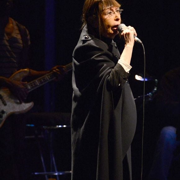 Brigitte Fontaine lors d'un hommage à Alain Bashung au 104 à Paris, les 29 et 30 mars 2013.