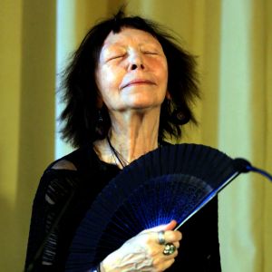 Brigitte Fontaine reçoit la Médaille Vermeil de la Ville de Paris le 22 mars 2012.