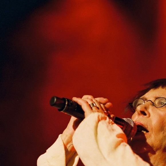 Brigitte Fontaine au Théâtre du Trianon à Paris, le 1er février 2012.