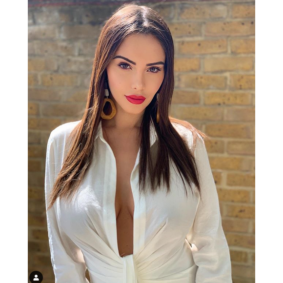 Nabilla, enceinte de son premier enfant. Elle doit accoucher à la fin du mois d'octobre 2019.