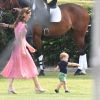 Kate Middleton très estivale avec Louis pour le King Power Royal Charity Polo Day à Wokingham, le 10 juillet 2019.