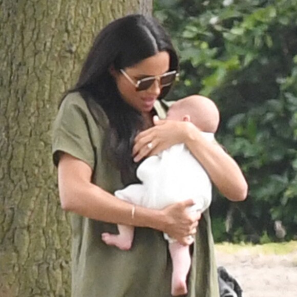 Meghan Markle et son fils Archie au King Power Royal Charity Polo Day à Wokingham, le 10 juillet 2019.