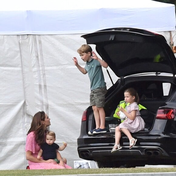 Kate Middleton, Louis, George et Charlotte pour le King Power Royal Charity Polo Day, le 10 juillet 2019.