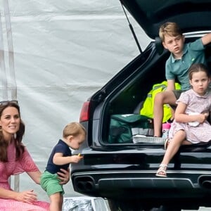 Catherine (Kate) Middleton, duchesse de Cambridge avec ses enfants, le prince George de Cambridge, la princesse Charlotte de Cambridge et le prince Louis de Cambridge lors d'un match de polo de bienfaisance King Power Royal Charity Polo Day à Wokinghan, comté de Berkshire, Royaume Uni, le 10 juillet 2019.