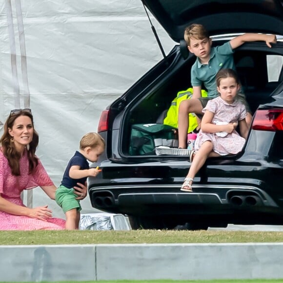 Catherine (Kate) Middleton, duchesse de Cambridge avec ses enfants, le prince George de Cambridge, la princesse Charlotte de Cambridge et le prince Louis de Cambridge lors d'un match de polo de bienfaisance King Power Royal Charity Polo Day à Wokinghan, comté de Berkshire, Royaume Uni, le 10 juillet 2019.