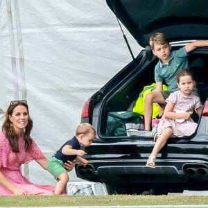 Catherine (Kate) Middleton, duchesse de Cambridge avec ses enfants, le prince George de Cambridge, la princesse Charlotte de Cambridge et le prince Louis de Cambridge lors d'un match de polo de bienfaisance King Power Royal Charity Polo Day à Wokinghan, comté de Berkshire, Royaume Uni, le 10 juillet 2019.