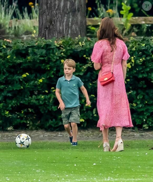 Catherine (Kate) Middleton, duchesse de Cambridge et son fils le prince George de Cambridge lors d'un match de polo de bienfaisance King Power Royal Charity Polo Day à Wokinghan, comté de Berkshire, Royaume Uni, le 10 juillet 2019.