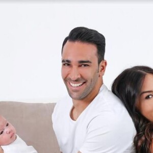 Adil Rami et Sidonie Biémont après la naissance de leurs jumeaux Zayn et Madi en septembre 2016.
