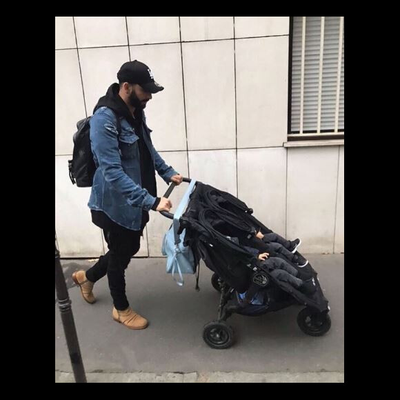 Adil Rami avec ses deux jumeaux - Instagram, 27 octobre 2017
