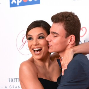 Eva Longoria et Adrian Martin au photocall de la 8ème édition du "Global Gift Gala" à Marbella, le 12 juillet 2019.