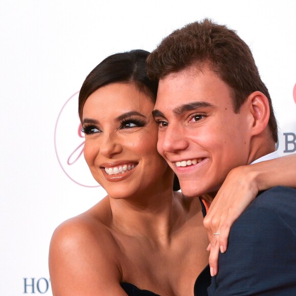 Eva Longoria et Adrian Martin au photocall de la 8ème édition du "Global Gift Gala" à Marbella, le 12 juillet 2019.