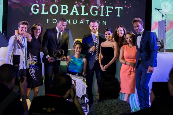 Sarah Almagro (Global Gift Heroes Award), Eva Longoria (présidente d'honneur de la fondation Global Gift), Maria Bravo (co-fondatrice de la Fondation Global Gift) et Gary Dourdan lors de la cérémonie de la 8ème édition du dîner caritatif organisé par la "Fondation Global Gift" à Marbella, le 12 juillet 2019.