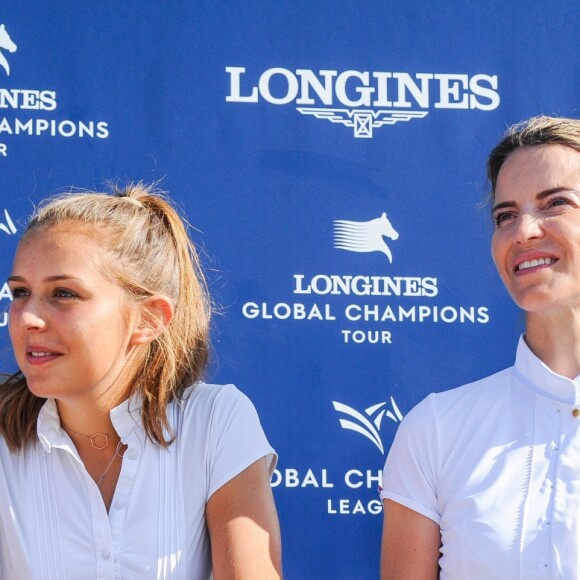 Exclusif - Félicité Herzog et Paloma de Crozals regardent L.Weinberg-Herzog pendant le Prix Joone lors du Longines Paris Eiffel Jumping au Champ de Mars à Paris, France, le 6 juillet 2019. © Pierre Perusseau/Bestimage  Exclusive - For Germany please call for price - No web en Suisse / Belgique Longines Paris Eiffel Jumping at the Champ de Mars in Paris, France, on July 6th, 2019.06/07/2019 - Paris