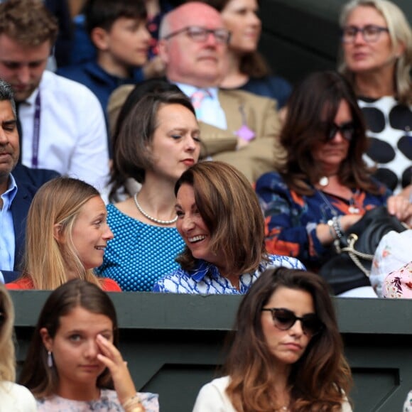 James Middleton, sa compagne Alizee Thevenet, Carole Middleton et Pippa Middleton à la finale homme du tournoi de Wimbledon "Novak Djokovic - Roger Federer (7/6 - 1/6 - 7/6 - 4/6 - 13/12)" à Londres, le 14 juillet 2019.