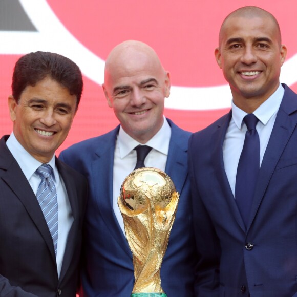 Bebeto, Gianni Infantino, président de la FIFA et David Trezeguet - Cérémonie de présentation du trophée de la coupe du monde 2018 au Stade Luzhniki à Moscou le 9 septembre 2017.