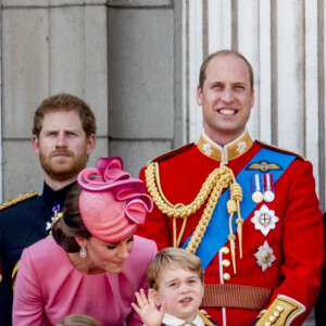 Le prince Harry, Catherine Kate Middleton, duchesse de Cambridge, la princesse Charlotte, le prince George et le prince William, duc de Cambridge - La famille royale d'Angleterre au balcon du palais de Buckingham pour assister à la parade "Trooping The Colour" à Londres le 17 juin 2017.