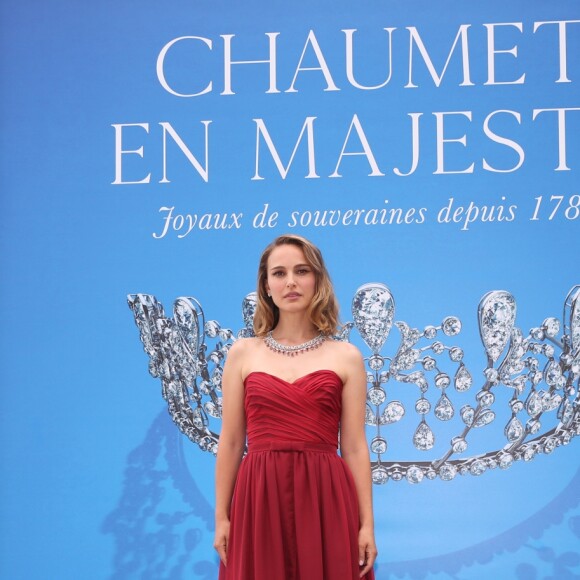 Natalie Portman - Inauguration de l'exposition "Chaumet en Majesté- Joyaux de souveraines depuis 1780" au Grimaldi Forum de Monaco le 11 juillet 2019. Après Pékin en 2017 et Tokyo en 2018, Chaumet met le cap sur la plus mythique des principautés et dévoile des pièces rares dont certaines sont exposées pour la première fois au public : pépites historiques ou joyaux spectaculaires, prêts de musées, de grandes familles ou de cours royales. © Sébastien Botella / Nice-Matin / Bestimage 11/07/2019 - MONACO