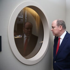 Le prince Albert II de Monaco - Inauguration de l'exposition "Chaumet en Majesté- Joyaux de souveraines depuis 1780" au Grimaldi Forum de Monaco le 11 juillet 2019. Après Pékin en 2017 et Tokyo en 2018, Chaumet met le cap sur la plus mythique des principautés et dévoile des pièces rares dont certaines sont exposées pour la première fois au public : pépites historiques ou joyaux spectaculaires, prêts de musées, de grandes familles ou de cours royales. © Sébastien Botella / Nice-Matin / Bestimage 11/07/2019 - MONACO