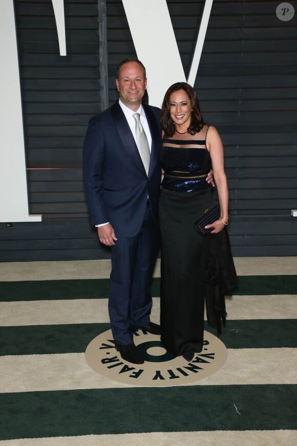 Kamala Harris et son mari Douglas Emhoff à la soirée "Vanity Fair Oscar Party" à Hollywood, le 22 février 2015.