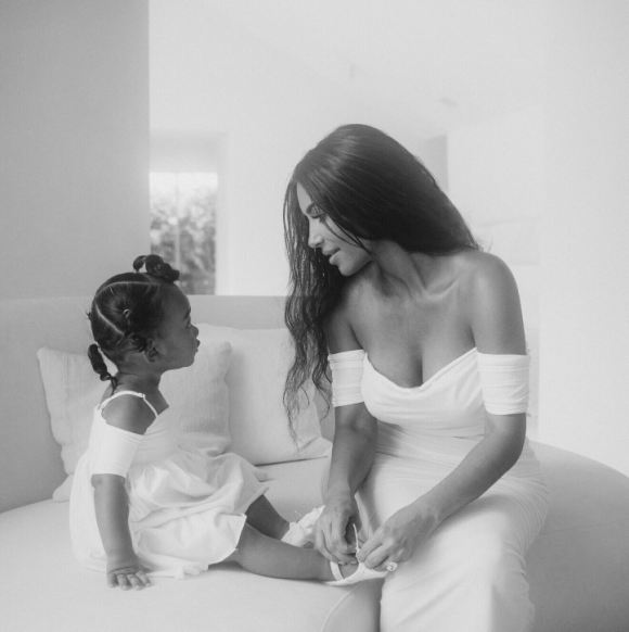 Kim Kardashian et sa fille Chicago, le 25 juillet 2019 sur Instagram.