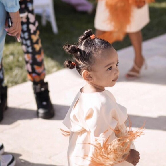 Kim Kardashian et sa fille Chicago sur Instagram.