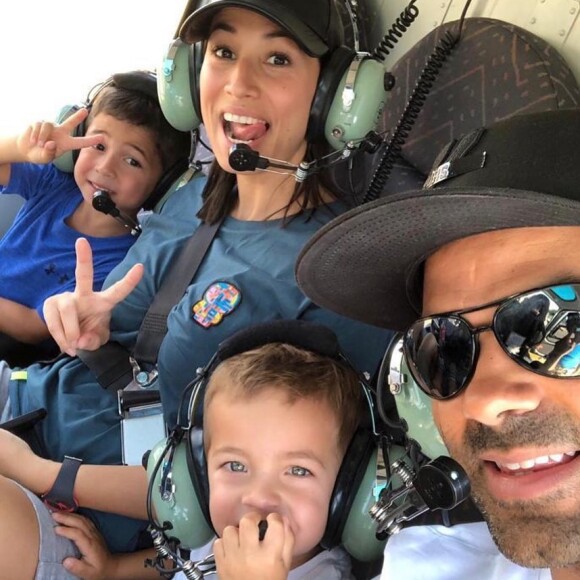 Tony Parker, sa femme Axelle et leurs enfants Josh et Liam en hélicoptère dans le Vercors le 26 juin 2019, photo Instagram.
