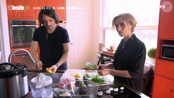 Lara Fabian et son mari Gabriel, filmés chez eux à Montréal pour le magazine de TF1 50' Inside, diffusé le 27 juillet 2019.