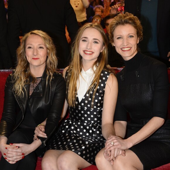 Audrey Lamy, Chloé Jouannet et sa mère Alexandra Lamy - Enregistrement de l'émission "Vivement Dimanche" à Paris le 11 Fevrier 2015.