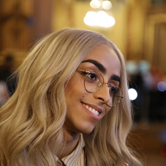 Exclusif - Bilal Hassani dévoile son album en exclusivité à ses fans à l'Hôtel de Ville de Paris, France, le 24 avril 2019. Son premier album "Kingdom" sort le vendredi 26 avril 2019. Bilal interprétera sur la scène de l'Eurovision, le 18 mai prochain à Tel Aviv le titre "Roi". © Denis Guignebourg/Bestimage